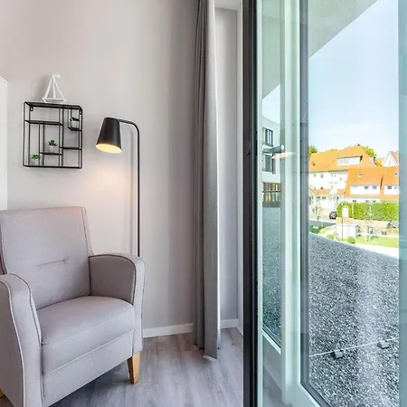 Coastal Comfort Bay Lubeca